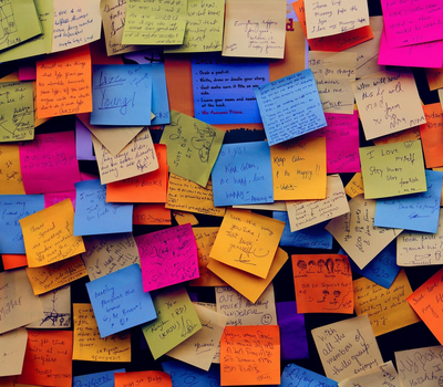 Plein de post-its 